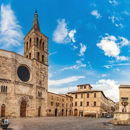 Alloggio Flaminia Con Parcheggio Di Proprieta! بيفانيا المظهر الخارجي الصورة