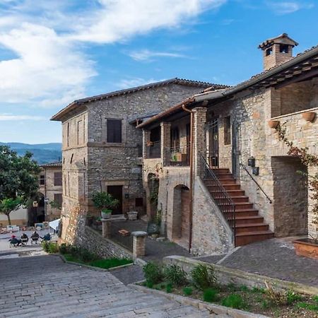 Alloggio Flaminia Con Parcheggio Di Proprieta! بيفانيا المظهر الخارجي الصورة