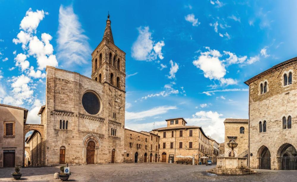 Alloggio Flaminia Con Parcheggio Di Proprieta! بيفانيا المظهر الخارجي الصورة