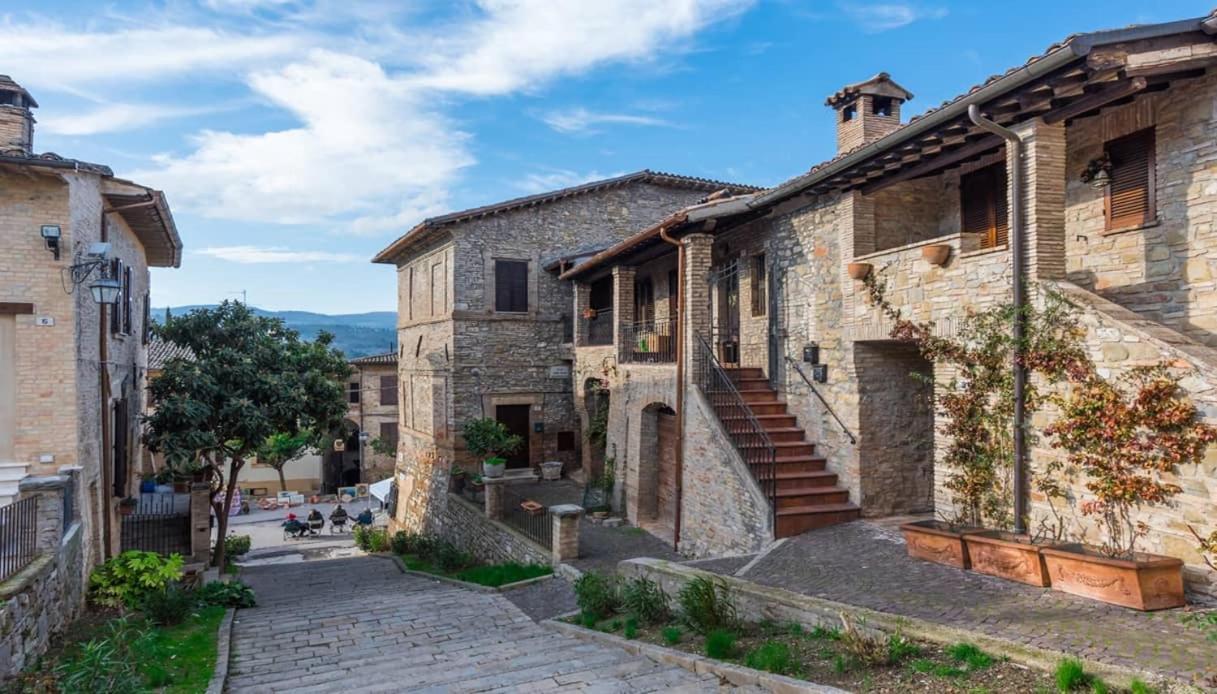 Alloggio Flaminia Con Parcheggio Di Proprieta! بيفانيا المظهر الخارجي الصورة